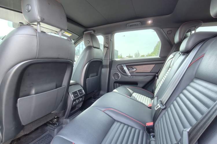 Used Land Rover Discovery Sport 2020 249 PS R-Dynamic Performance Edition Interior 3