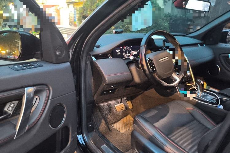 Used Land Rover Discovery Sport 2020 249 PS R-Dynamic Performance Edition Interior 3