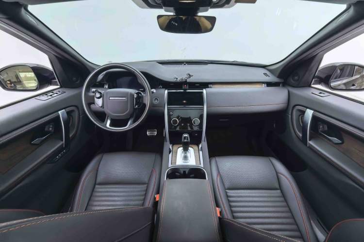 Used Land Rover Discovery Sport 2020 249 PS R-Dynamic Performance Tech Edition 7 Seats Interior 3