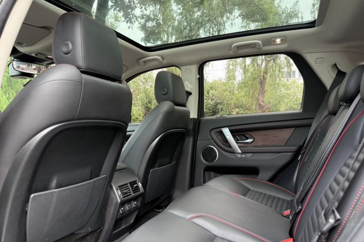 Used Land Rover Discovery Sport 2020 249 PS R-Dynamic Performance Edition Interior 3