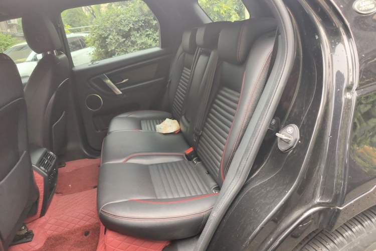 Used Land Rover Discovery Sport 2020 249 PS R-Dynamic Performance Edition Interior 4