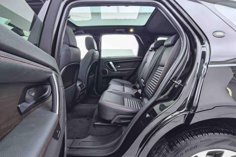 Used Land Rover Discovery Sport 2020 249 PS R-Dynamic Performance Tech Edition 7 Seats Interior 4