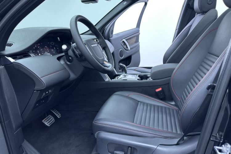 Used Land Rover Discovery Sport 2020 249 PS R-Dynamic Performance Edition Interior 7