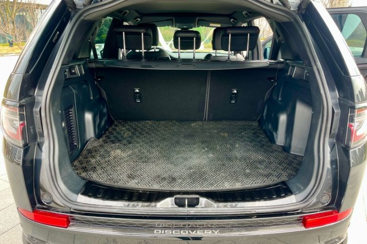 Used Land Rover Discovery Sport 2020 249 PS R-Dynamic Performance Edition Interior 7