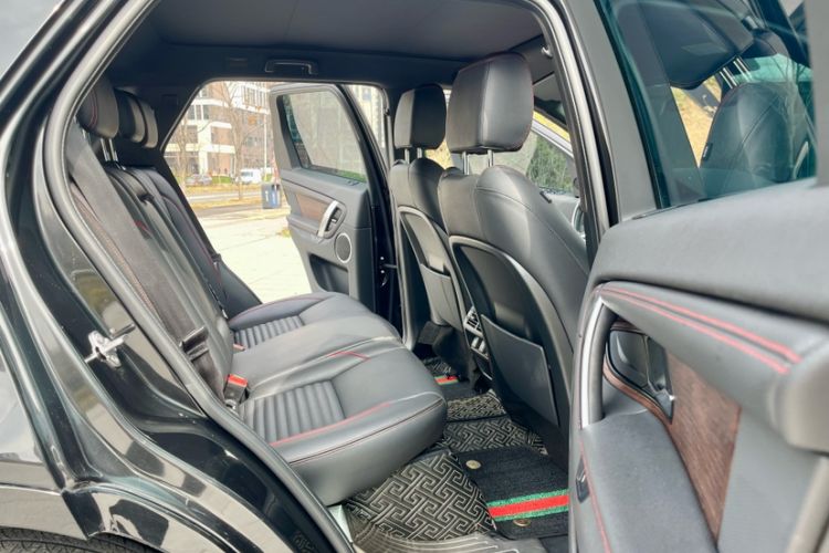 Used Land Rover Discovery Sport 2020 249 PS R-Dynamic Performance Edition Interior 9