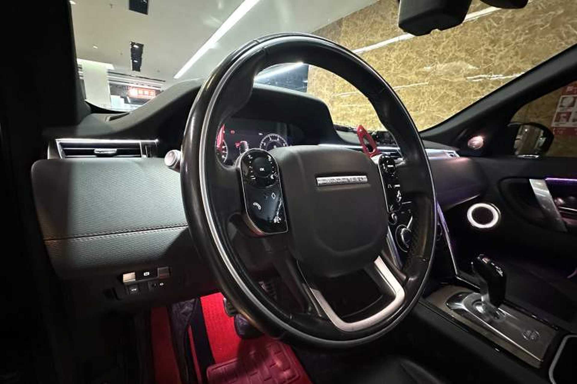 Used Land Rover Discovery Sport 2020 249 PS R-Dynamic Performance Tech Edition 7 Seats Interior 9