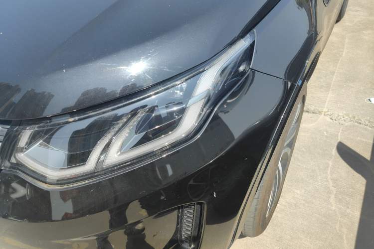 Used Land Rover Discovery Sport 2020 249 PS R-Dynamic Performance Edition Left Front Headlight