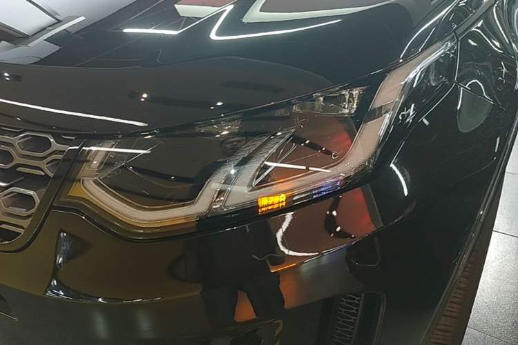 Used Land Rover Discovery Sport 2020 249 PS R-Dynamic Performance Edition Left Front Headlight