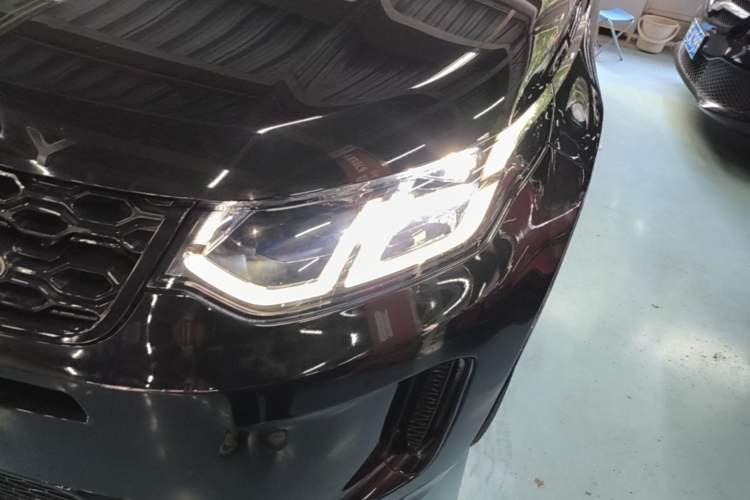 Used Land Rover Discovery Sport 2020 249 PS R-Dynamic Performance Edition Left Front Headlight