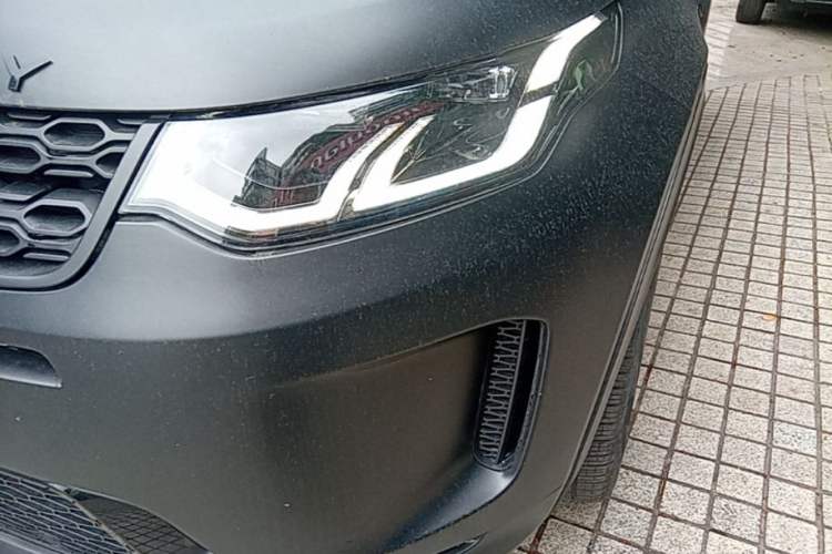 Used Land Rover Discovery Sport 2020 249 PS R-Dynamic Performance Edition Left Front Headlight