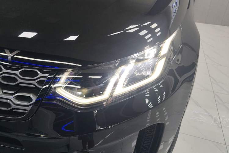 Used Land Rover Discovery Sport 2020 249 PS R-Dynamic Performance Edition Left Front Headlight