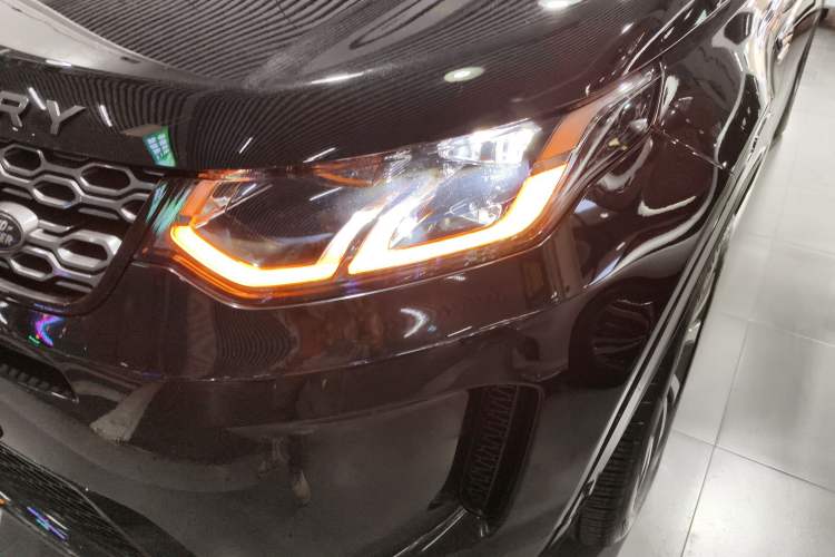 Used Land Rover Discovery Sport 2020 249 PS R-Dynamic Performance Tech Edition 7 Seats Left Front Headlight