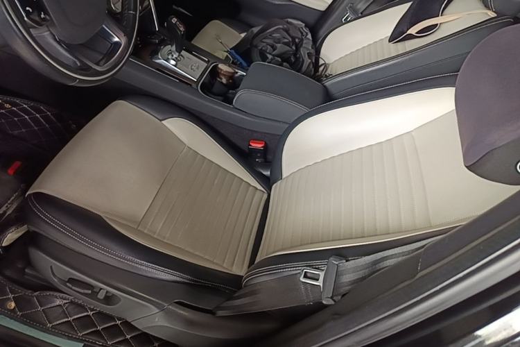 Used Land Rover Discovery Sport 2020 249 PS R-Dynamic Performance Edition Left Front Seat