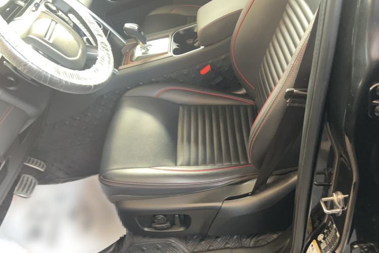 Used Land Rover Discovery Sport 2020 249 PS R-Dynamic Performance Tech Edition 5 Seats Left Front Seat