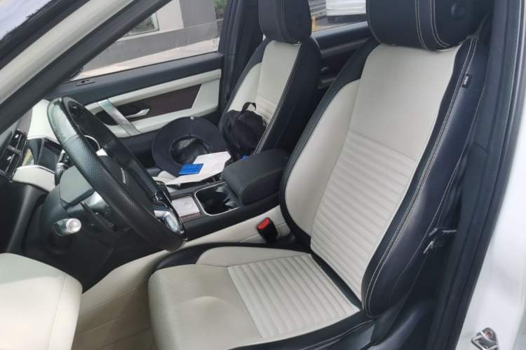 Used Land Rover Discovery Sport 2020 249 PS R-Dynamic Performance Edition Left Front Seat