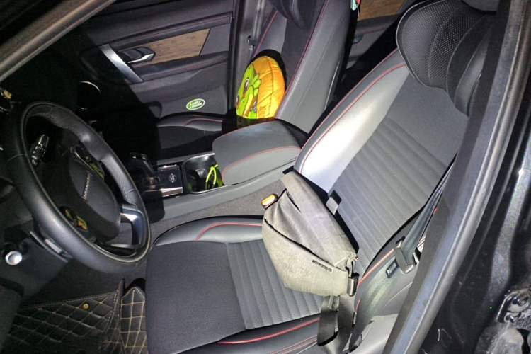 Used Land Rover Discovery Sport 2020 249 PS R-Dynamic Performance Edition Left Front Seat