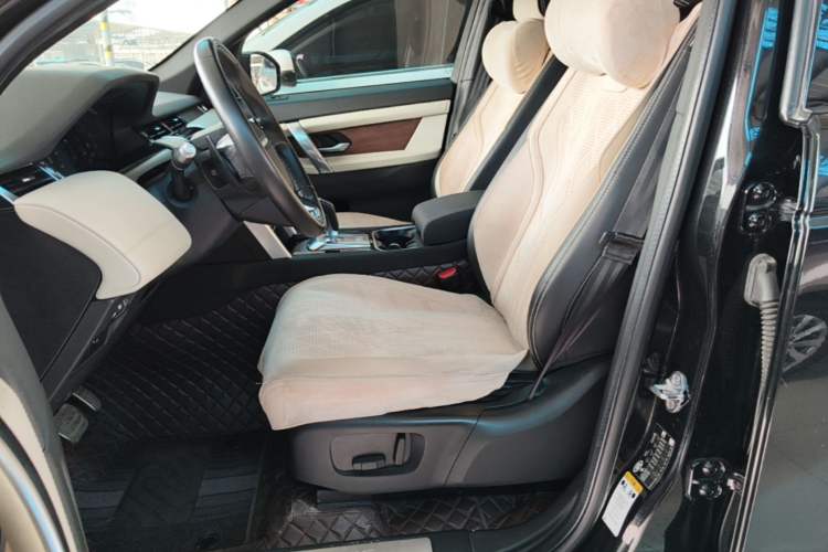 Used Land Rover Discovery Sport 2020 249 PS R-Dynamic Performance Edition Left Front Seat