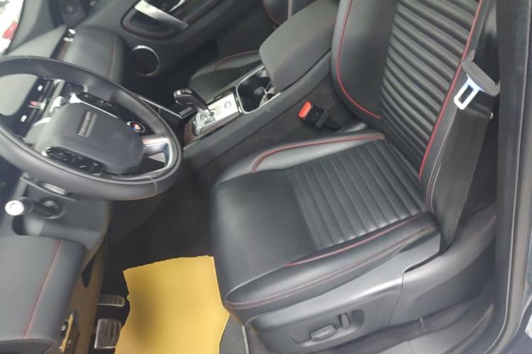 Used Land Rover Discovery Sport 2020 249 PS R-Dynamic Performance Edition Left Front Seat