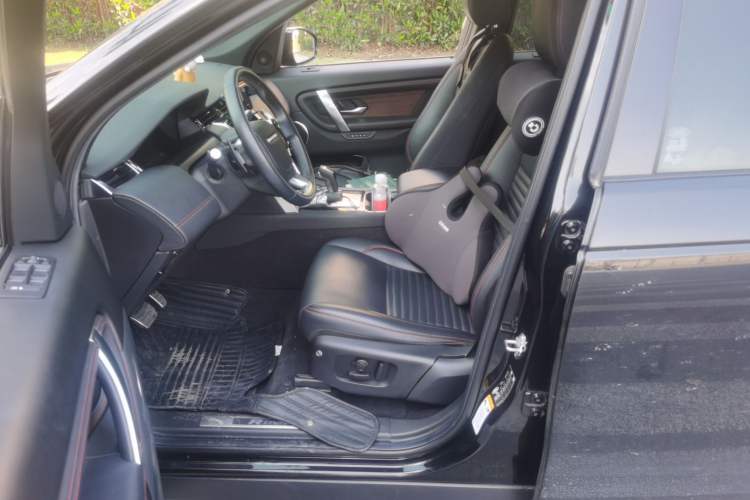 Used Land Rover Discovery Sport 2020 249 PS R-Dynamic Performance Tech Edition 7 Seats Left Front Seat