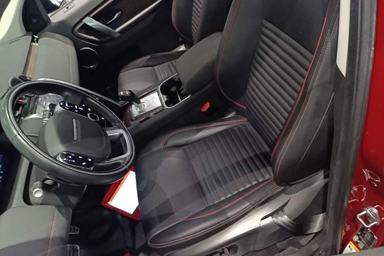 Used Land Rover Discovery Sport 2020 249 PS R-Dynamic Performance Edition Left Front Seat