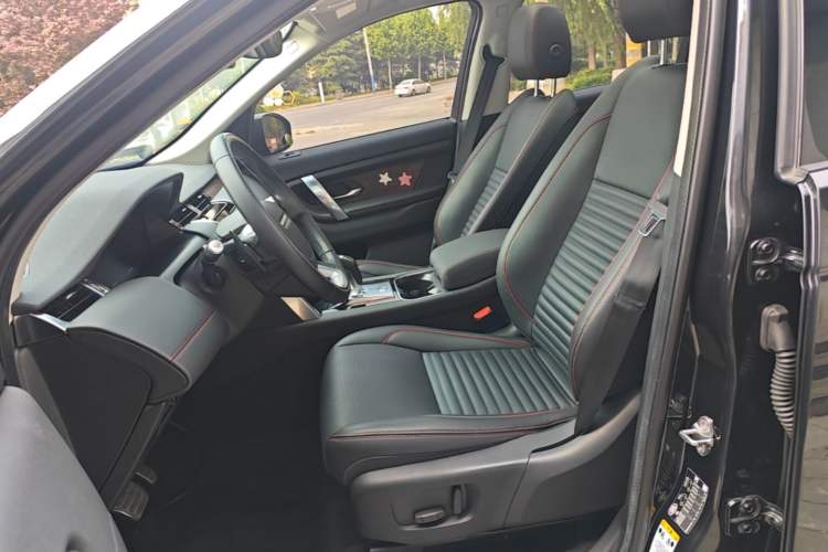 Used Land Rover Discovery Sport 2020 249 PS R-Dynamic Performance Edition Left Front Seat