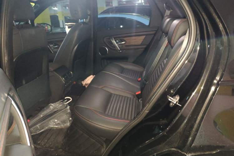 Used Land Rover Discovery Sport 2020 249 PS R-Dynamic Performance Edition Left Rear Seat
