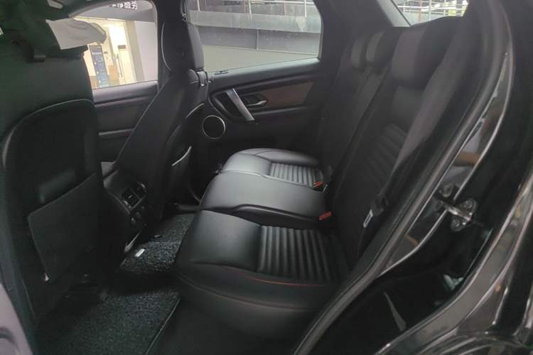 Used Land Rover Discovery Sport 2020 249 PS R-Dynamic Performance Edition Left Rear Seat