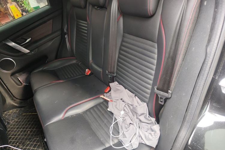 Used Land Rover Discovery Sport 2020 249 PS R-Dynamic Performance Edition Left Rear Seat