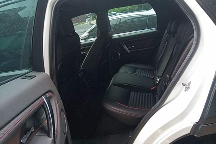 Used Land Rover Discovery Sport 2020 249 PS R-Dynamic Performance Edition Left Rear Seat