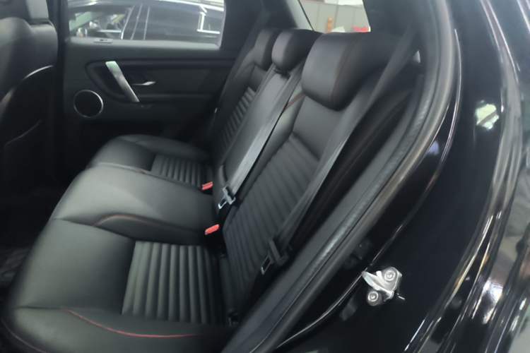 Used Land Rover Discovery Sport 2020 249 PS R-Dynamic Performance Edition Left Rear Seat