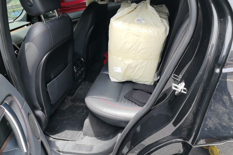 Used Land Rover Discovery Sport 2020 249 PS R-Dynamic Performance Edition Left Rear Seat