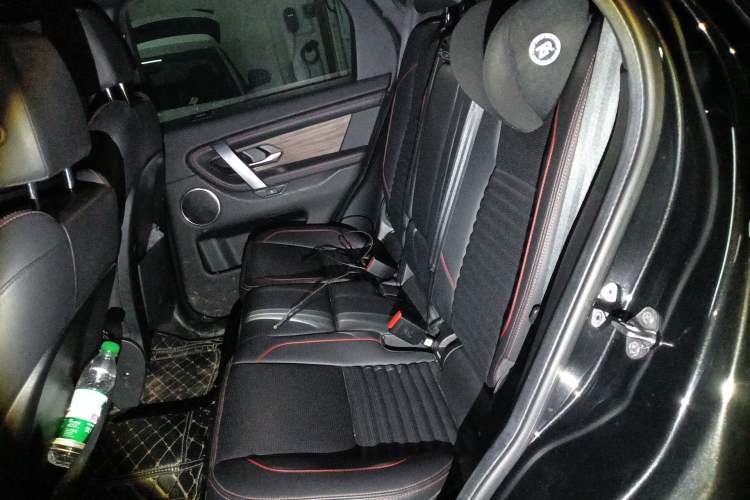 Used Land Rover Discovery Sport 2020 249 PS R-Dynamic Performance Tech Edition 7 Seats Left Rear Seat