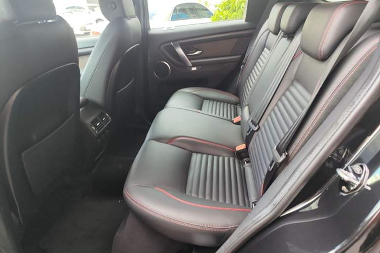 Used Land Rover Discovery Sport 2020 249 PS R-Dynamic Performance Edition Left Rear Seat