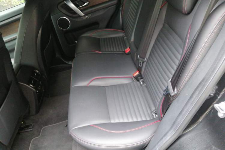 Used Land Rover Discovery Sport 2020 249 PS R-Dynamic Performance Edition Left Rear Seat