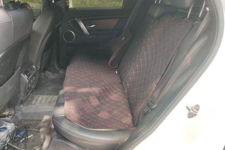 Used Land Rover Discovery Sport 2020 249 PS R-Dynamic Performance Edition Left Rear Seat