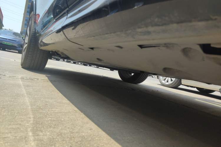 Used Land Rover Discovery Sport 2020 249 PS R-Dynamic Performance Edition Left Side Sill