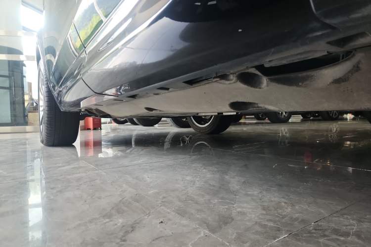 Used Land Rover Discovery Sport 2020 249 PS R-Dynamic Performance Edition Left Side Sill