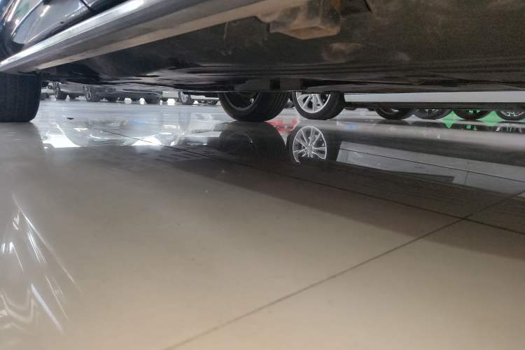 Used Land Rover Discovery Sport 2020 249 PS R-Dynamic Performance Edition Left Side Sill