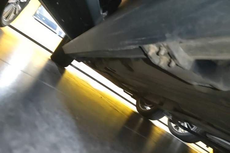 Used Land Rover Discovery Sport 2020 249 PS R-Dynamic Performance Edition Left Side Sill
