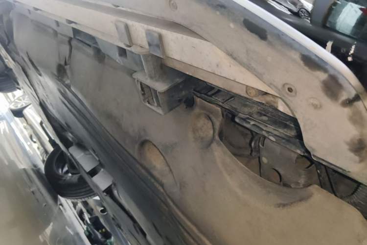 Used Land Rover Discovery Sport 2020 249 PS R-Dynamic Performance Edition Left Side Sill
