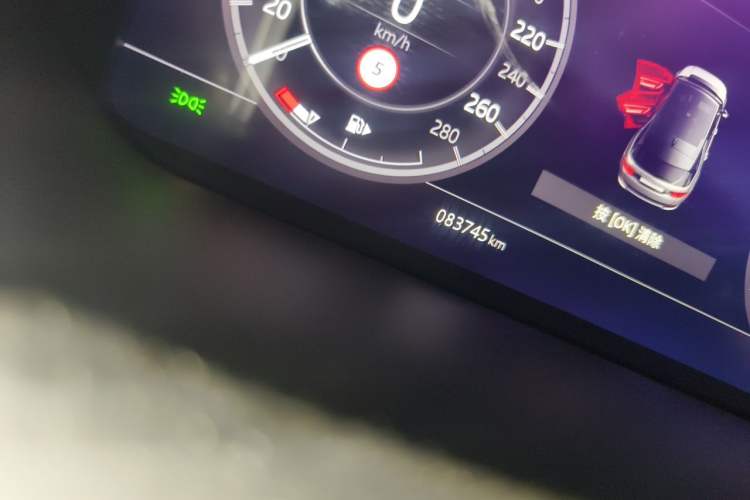Used Land Rover Discovery Sport 2020 249 PS R-Dynamic Performance Edition Odometer Close Up
