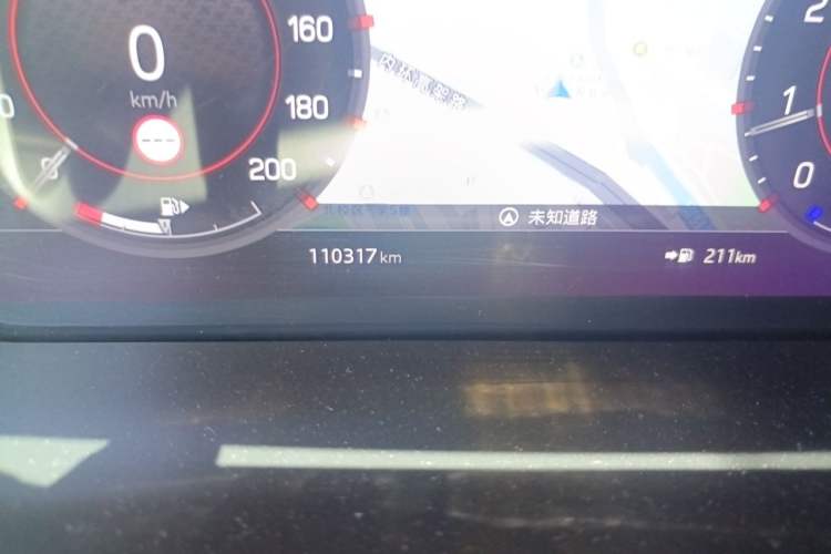 Used Land Rover Discovery Sport 2020 249 PS R-Dynamic Performance Edition Odometer Close Up