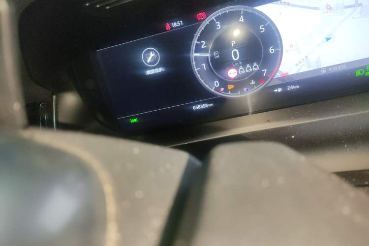 Used Land Rover Discovery Sport 2020 249 PS R-Dynamic Performance Edition Odometer Close Up