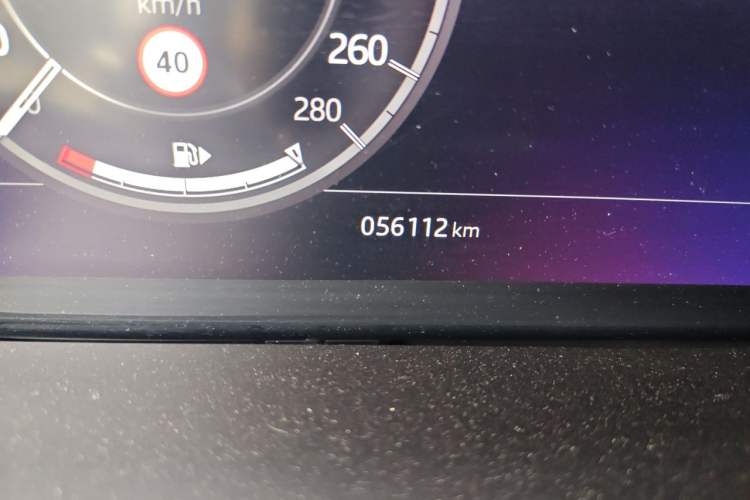 Used Land Rover Discovery Sport 2020 249 PS R-Dynamic Performance Tech Edition 5 Seats Odometer Close Up
