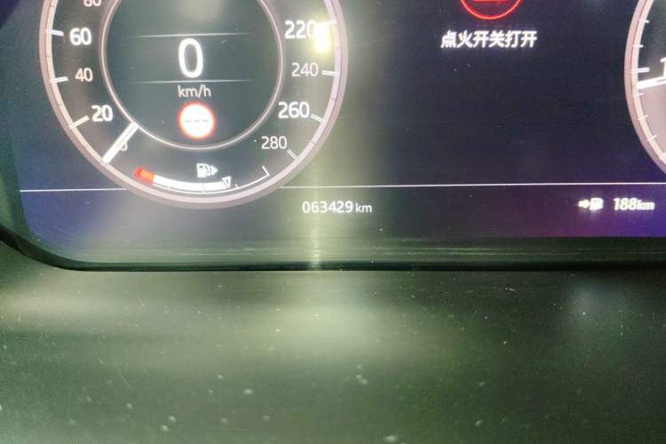 Used Land Rover Discovery Sport 2020 249 PS R-Dynamic Performance Edition Odometer Close Up