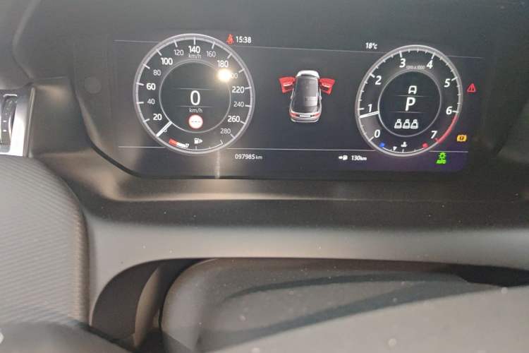 Used Land Rover Discovery Sport 2020 249 PS R-Dynamic Performance Edition Odometer Close Up