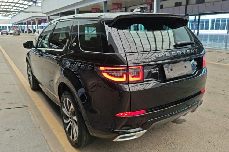 Used Land Rover Discovery Sport 2020 249 PS R-Dynamic Performance Tech Edition 7 Seats Rear Left 45 Deg
