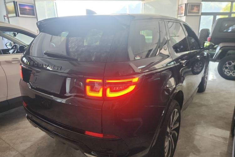 Used Land Rover Discovery Sport 2020 249 PS R-Dynamic Performance Edition Rear Right 45 Deg