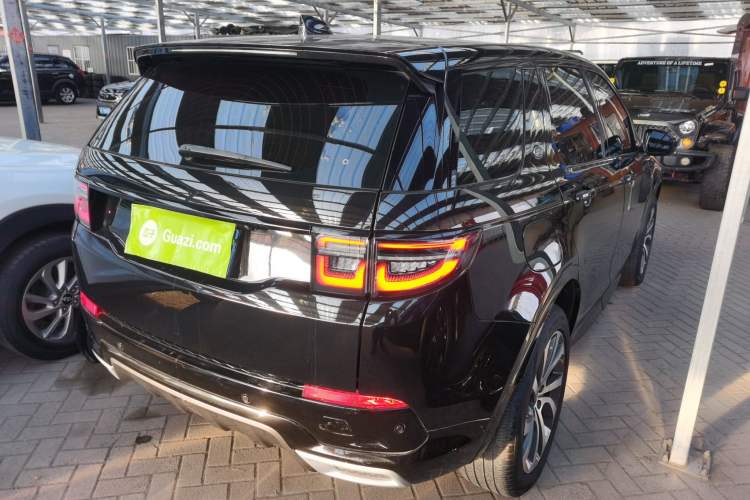 Used Land Rover Discovery Sport 2020 249 PS R-Dynamic Performance Edition Rear Right 45 Deg