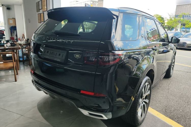 Used Land Rover Discovery Sport 2020 249 PS R-Dynamic Performance Edition Rear Right 45 Deg